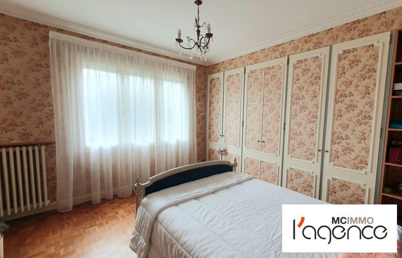 Maison traditionnelle - 180 m² - 7 pièces