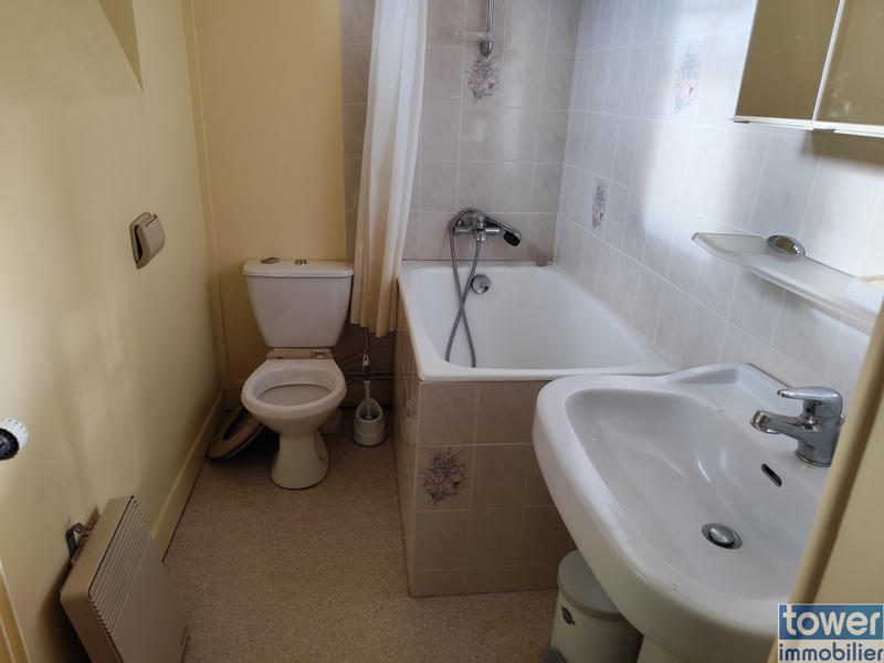 Maison - 224 m² - 8 pièces