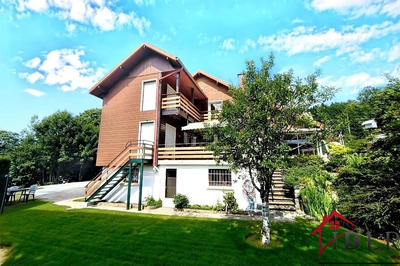 Maison - 200 m² - 7 pièces