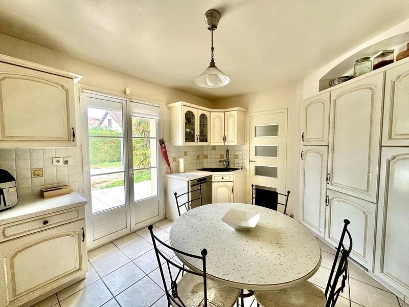 Maison - 185 m² - 7 pièces