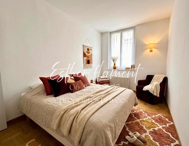 Propriété - 351 m² - 10 pièces