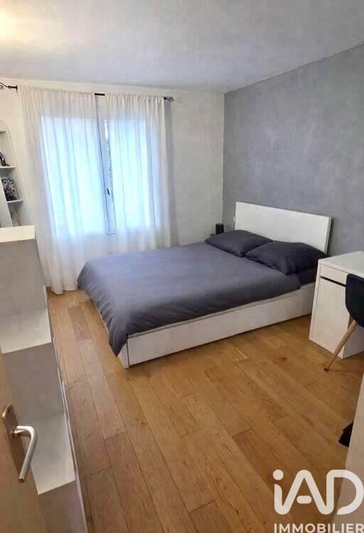 Maison - 98 m² - 5 pièces