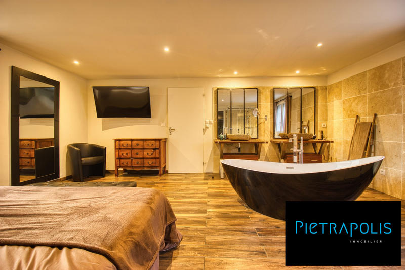 Maison ancienne - 268 m² - 9 pièces