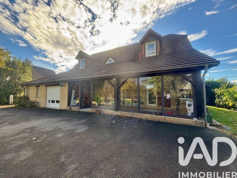 Maison - 200 m² - 8 pièces