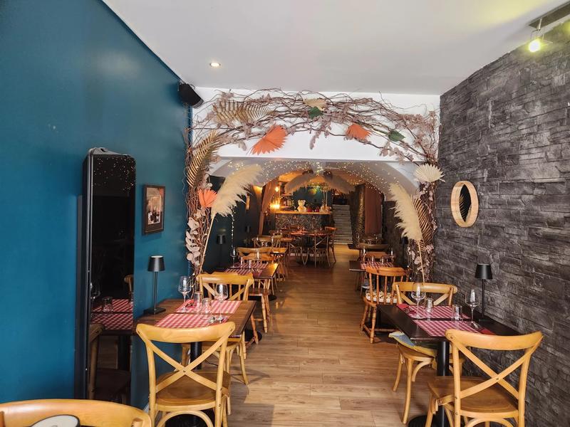 Local commercial - 114 m² - 5 pièces