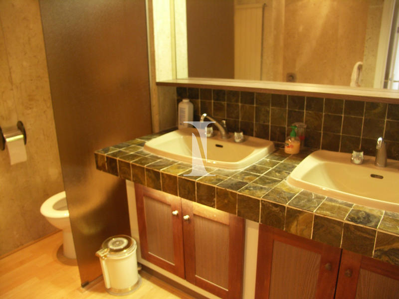 Appartement - 85 m² - 3 pièces