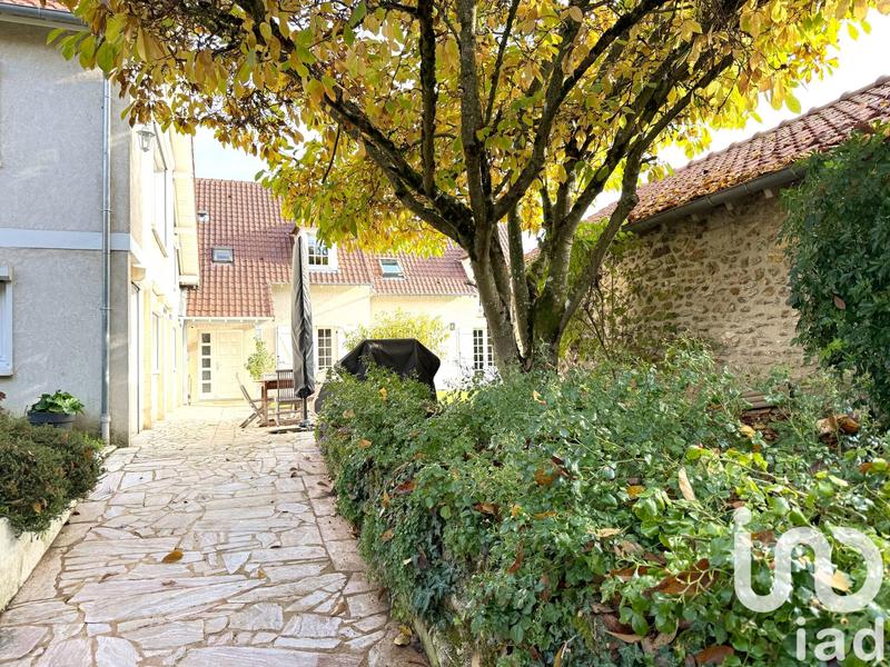 Maison - 180 m² - 7 pièces