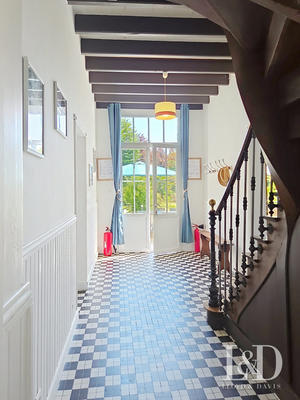 Maison - 376 m² - 15 pièces