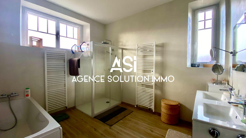 Maison - 280 m² - 12 pièces