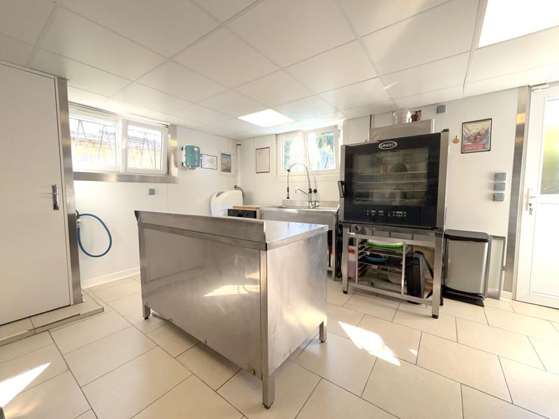 Maison - 184 m² - 8 pièces