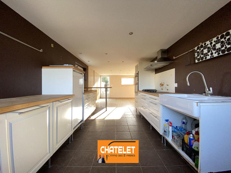 Maison - 170 m² - 6 pièces