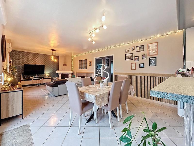 Maison - 102 m² - 5 pièces