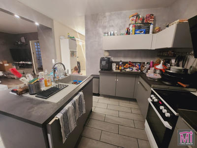 Maison - 94 m² - 5 pièces