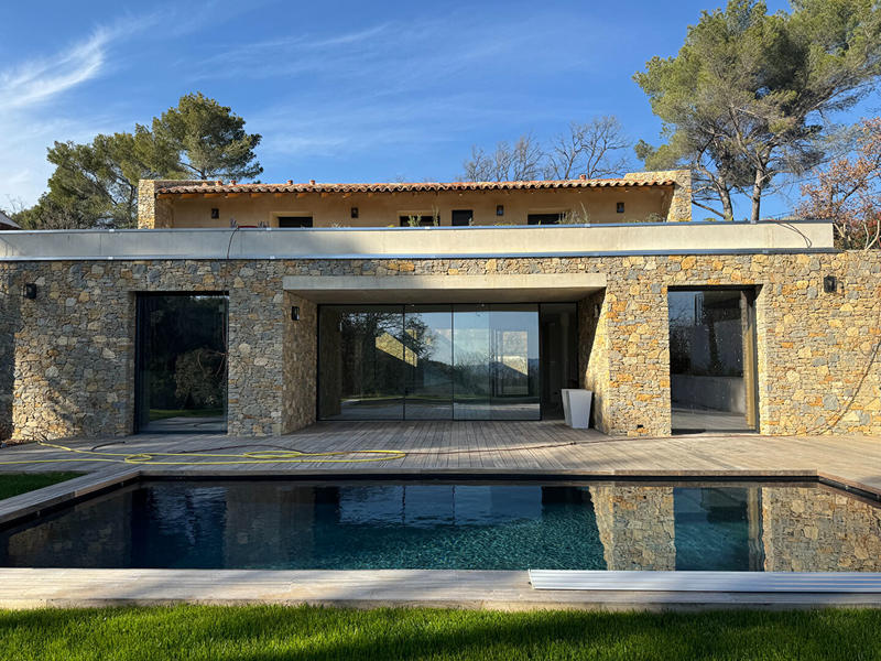 Maison - 228 m² - 5 pièces