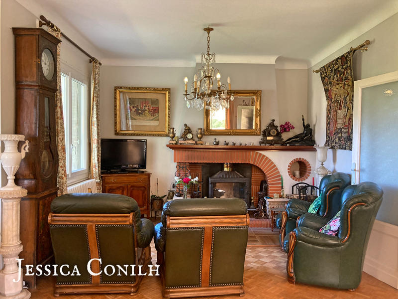 Maison - 245 m² - 11 pièces