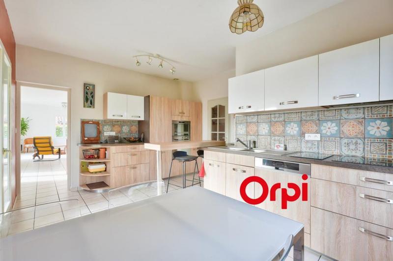 Maison - 203 m² - 6 pièces