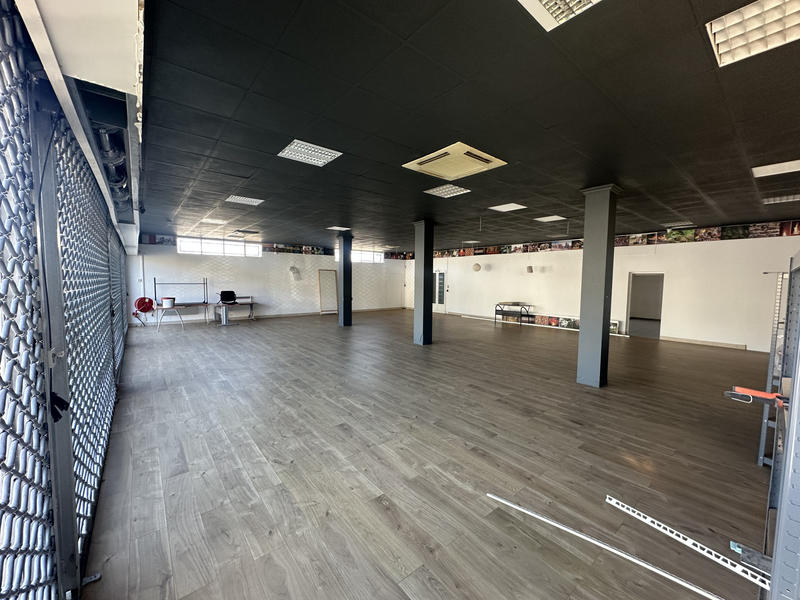 Local commercial - 235 m²