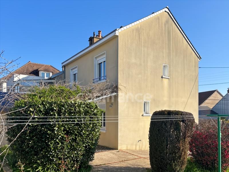 Maison - 84 m² - 4 pièces