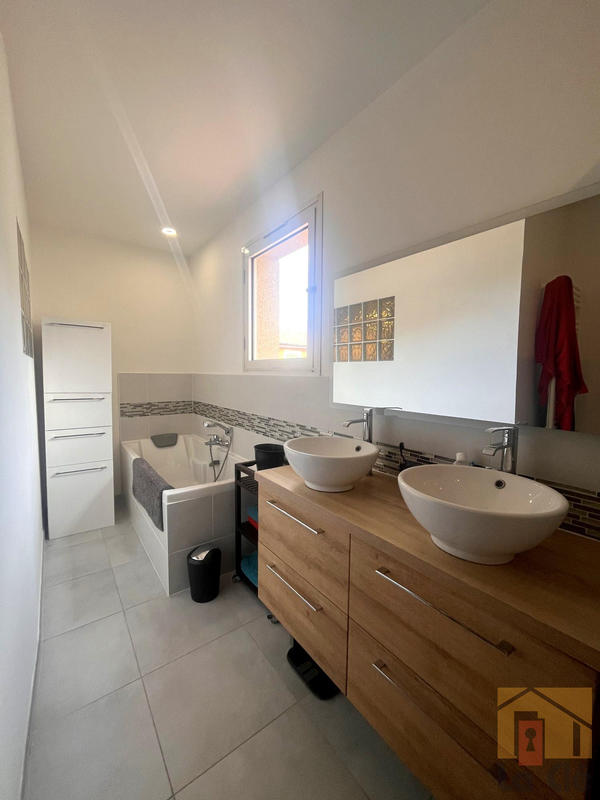 Appartement - 106 m² - 5 pièces