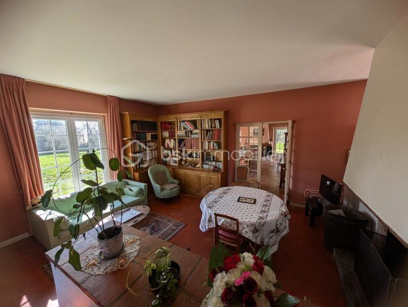 Demeure - 205 m² - 7 pièces