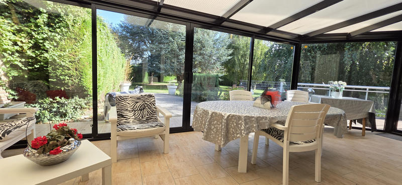 Maison - 216 m² - 8 pièces