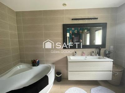 Maison - 150 m² - 6 pièces