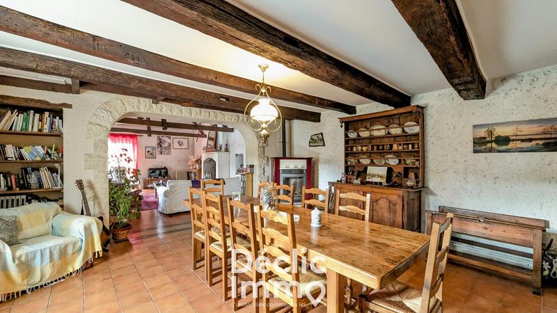 Maison - 250 m² - 10 pièces