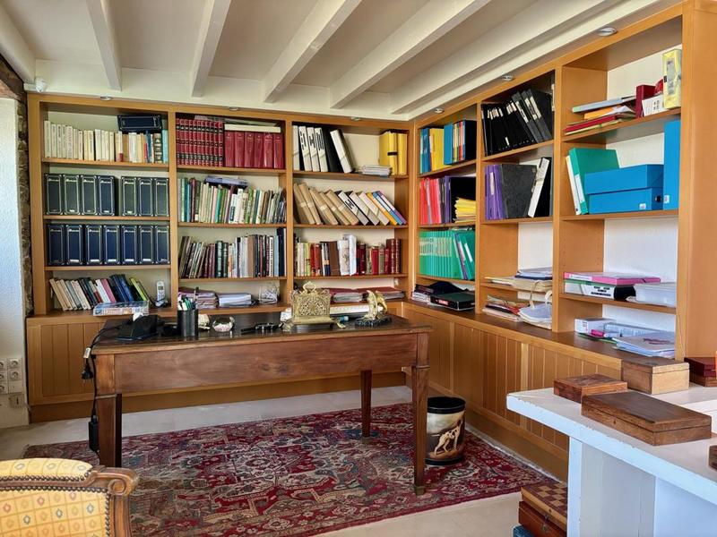 Propriété - 350 m² - 12 pièces