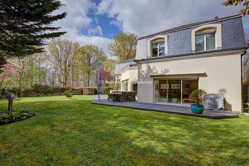 Villa - 320 m² - 8 pièces