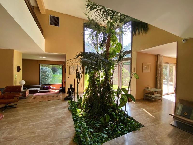 Maison - 315 m² - 10 pièces