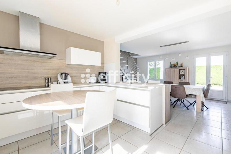 Pavillon - 133 m² - 7 pièces