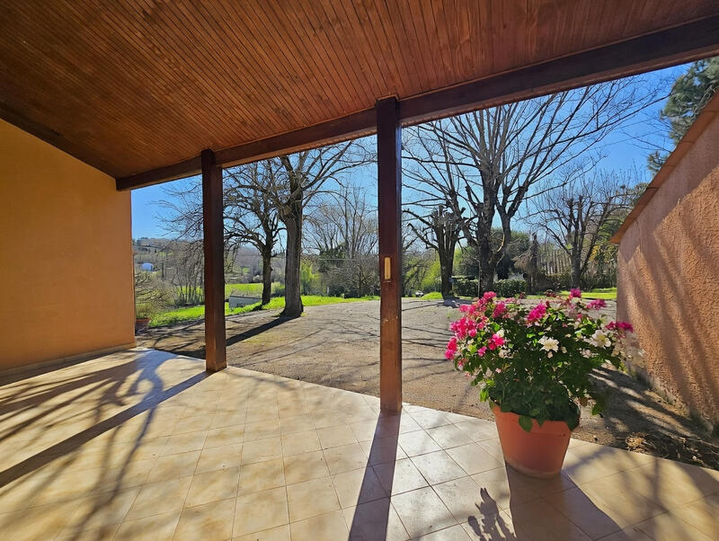 Maison - 92 m² - 5 pièces