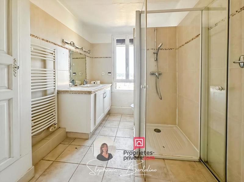 Maison - 180 m² - 7 pièces