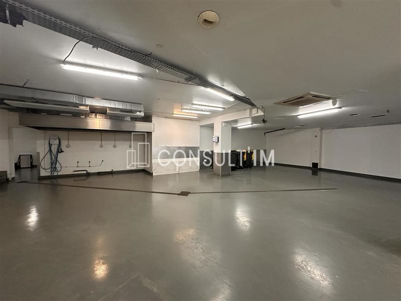 Local commercial - 349 m²