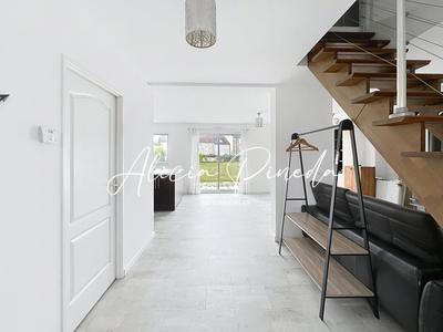 Maison - 92 m² - 5 pièces