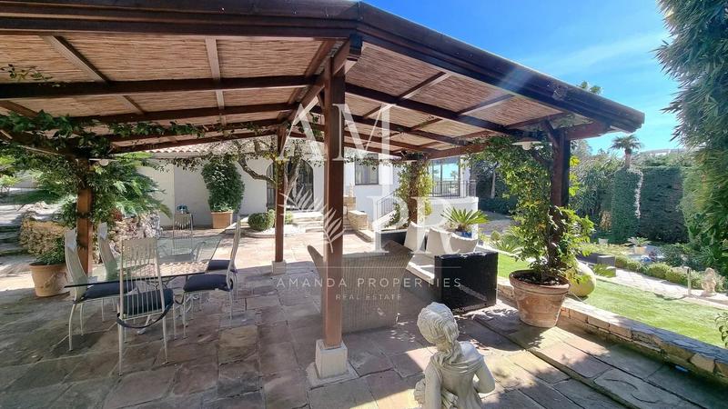 Villa - 404 m² - 10 pièces