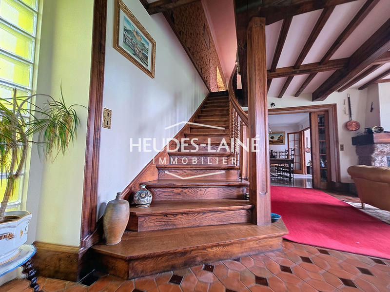 Maison - 310 m² - 11 pièces