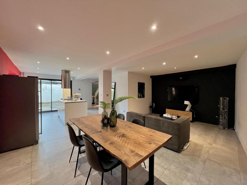 Maison - 96 m² - 4 pièces