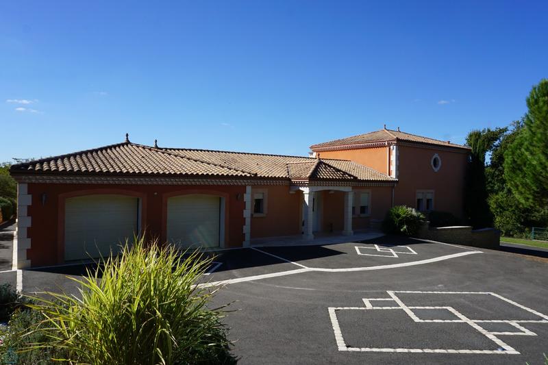 Maison d'architecte - 480 m² - 8 pièces