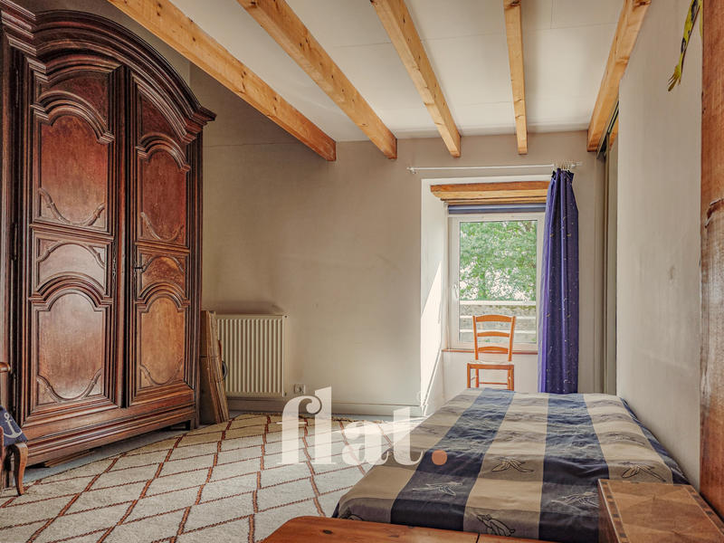 Propriété - 351 m² - 6 pièces