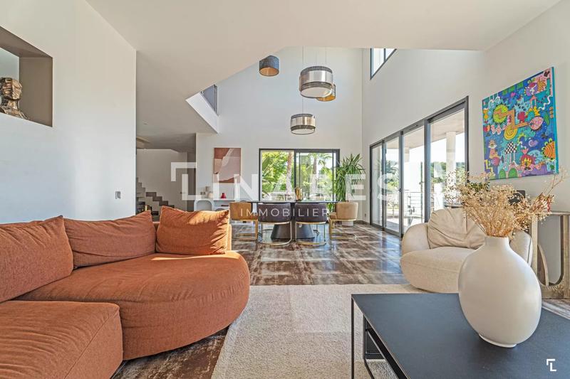 Maison - 192 m² - 7 pièces