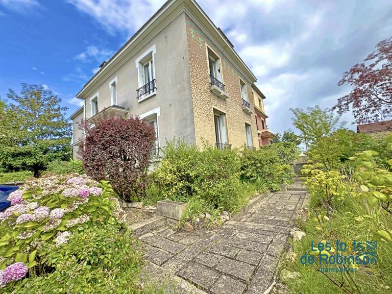 Maison de ville - 240 m² - 10 pièces