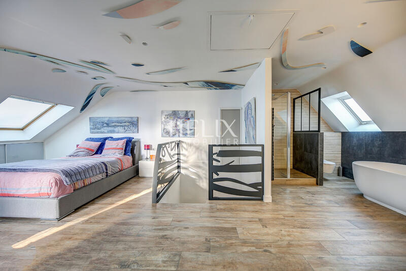 Maison - 236 m² - 9 pièces