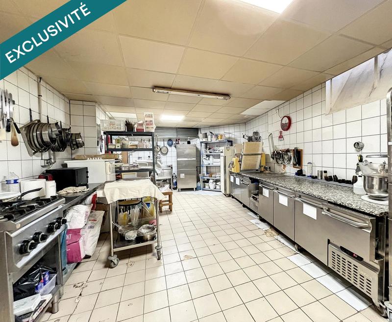 Local commercial - 200 m² - 11 pièces