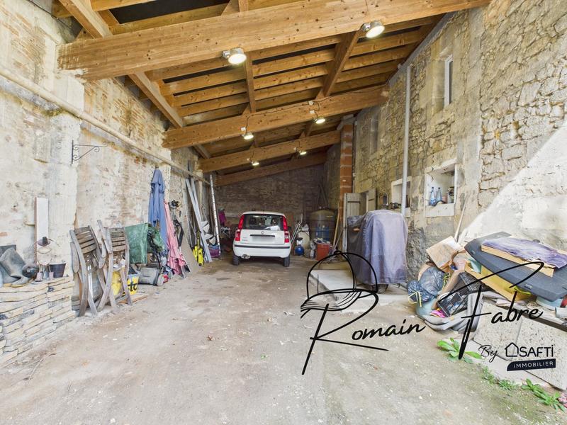 Maison - 221 m² - 6 pièces