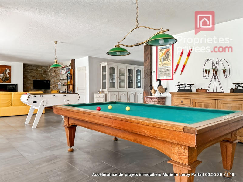 Maison - 319 m² - 7 pièces