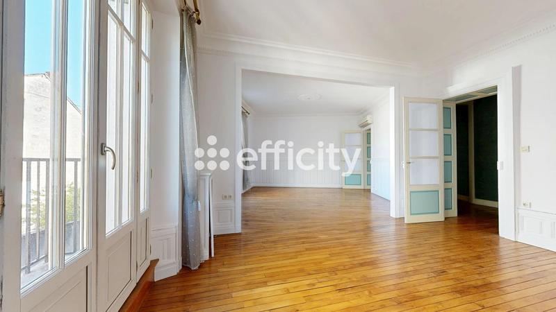 Appartement bourgeois - 110 m² - 4 pièces