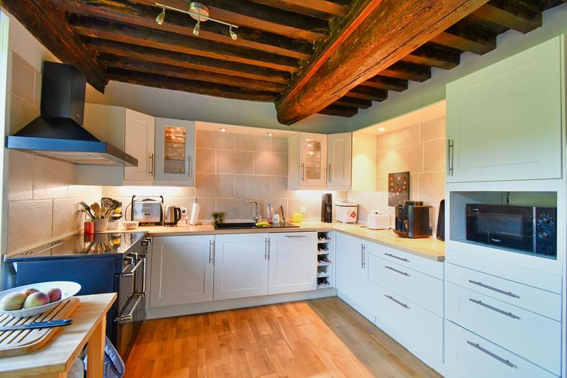 Maison ancienne - 258 m² - 8 pièces