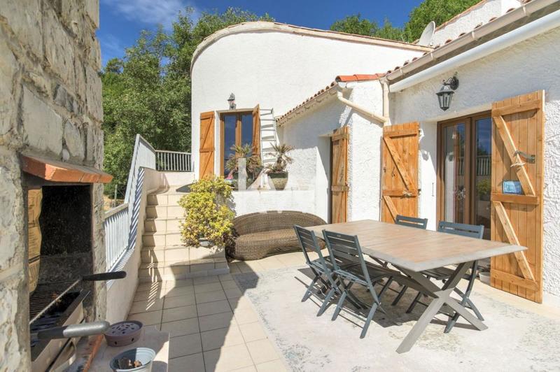 Villa - 206 m² - 6 pièces