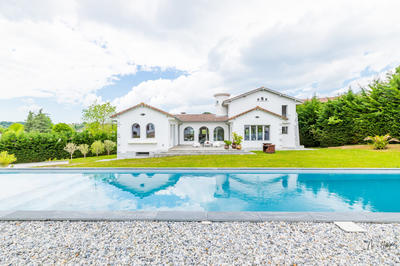 Maison - 346 m² - 6 pièces